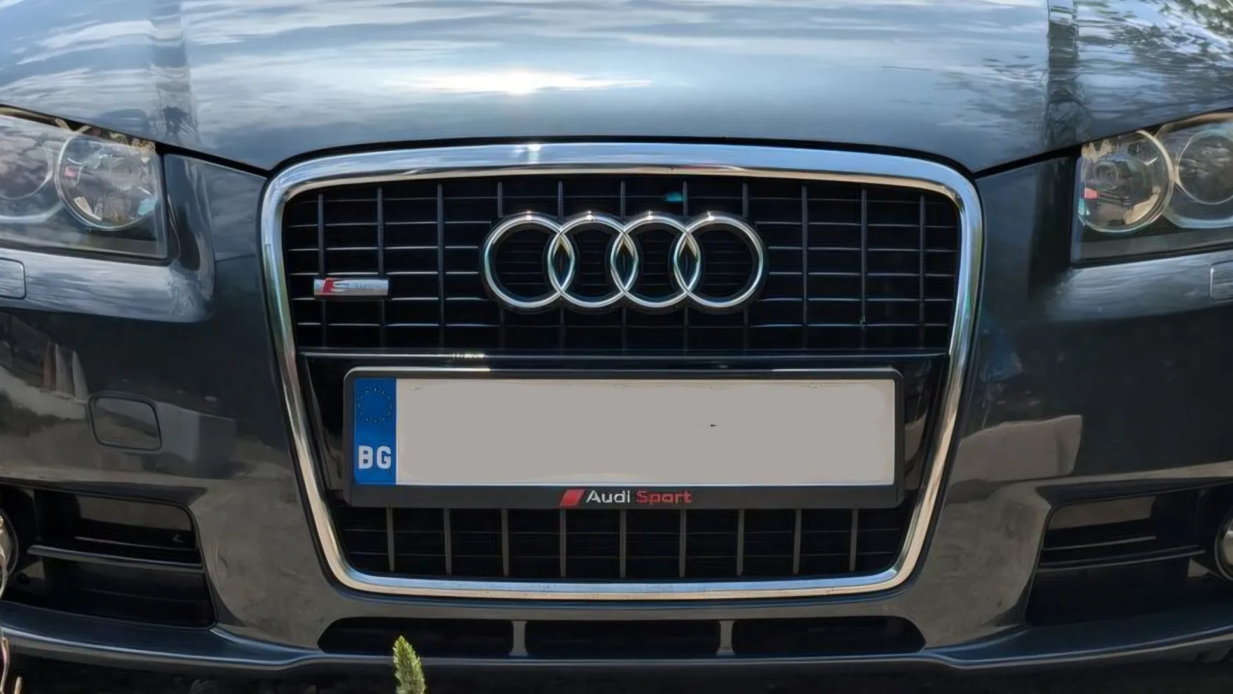Audi Sport рамка за регистрационен номер от NameYourCar.store — персонализирана рамка за регистрационен номер с UV печат от NameYourCar.store