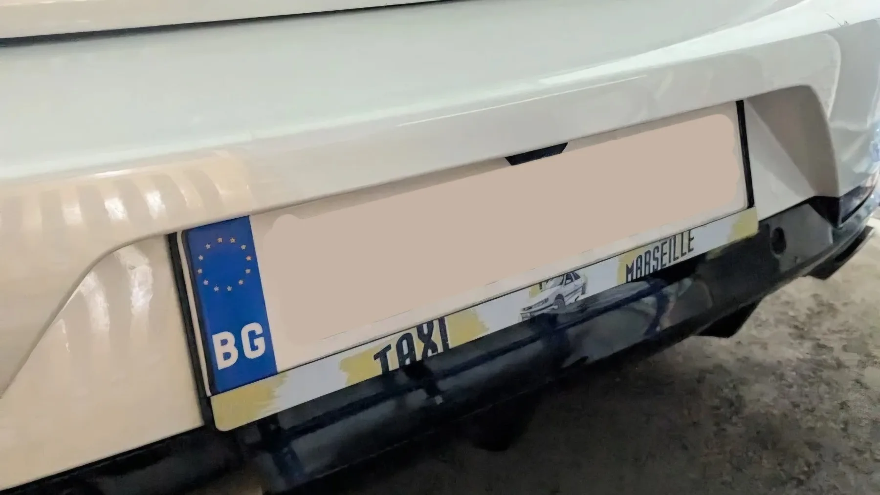 Suporturi de înmatriculare publicitare de firmă cu imprimare UV și design personalizat de la nameyourcar.store — ramă de înmatriculare personalizată cu imprimare UV de la NameYourCar.store