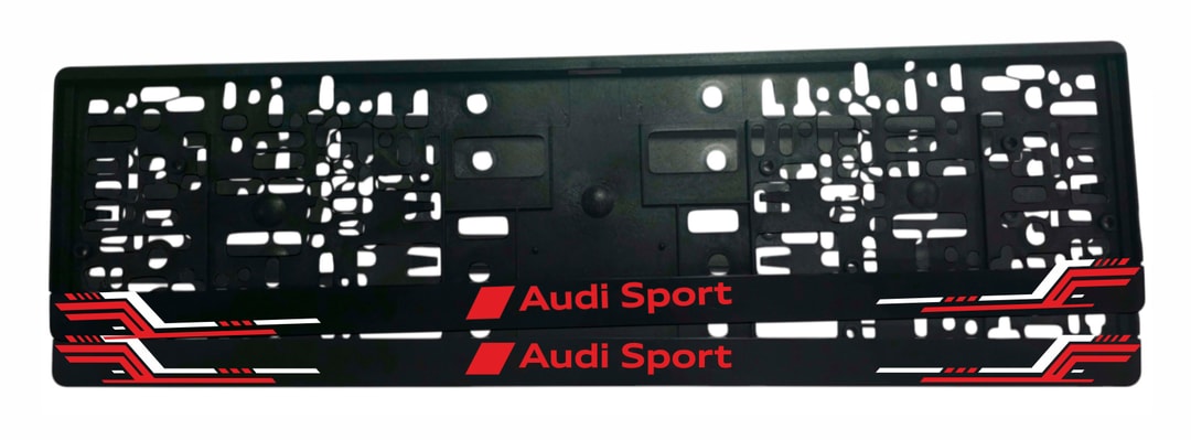 Рамка за регистрационен номер Audi Sport v3 — надпис Audi Sport с червен ромб и динамични червено-бели ивици в двата края, UV печат със защитен лак