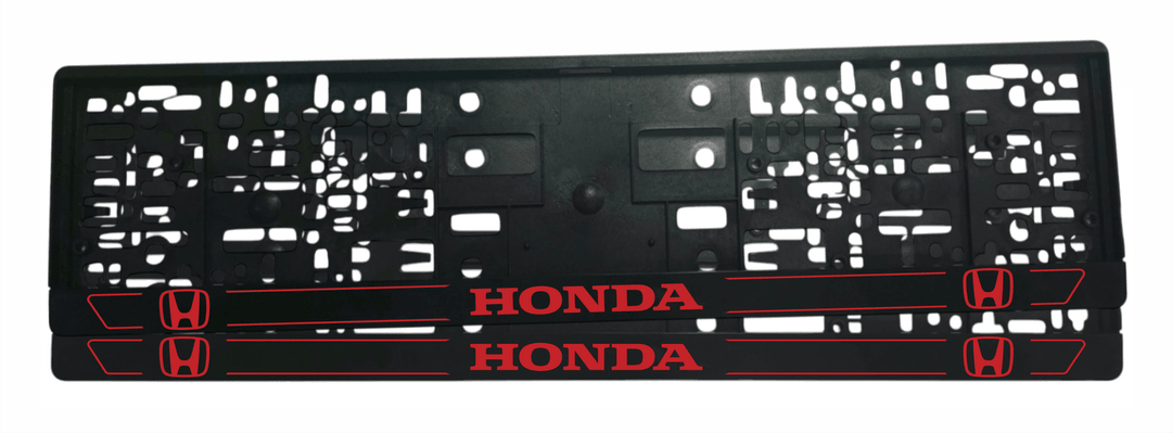 Рамка за регистрационен номер Honda v3 — червен надпис HONDA с червени H лога в краищата и тънки двойни линии, UV печат със защитен лак