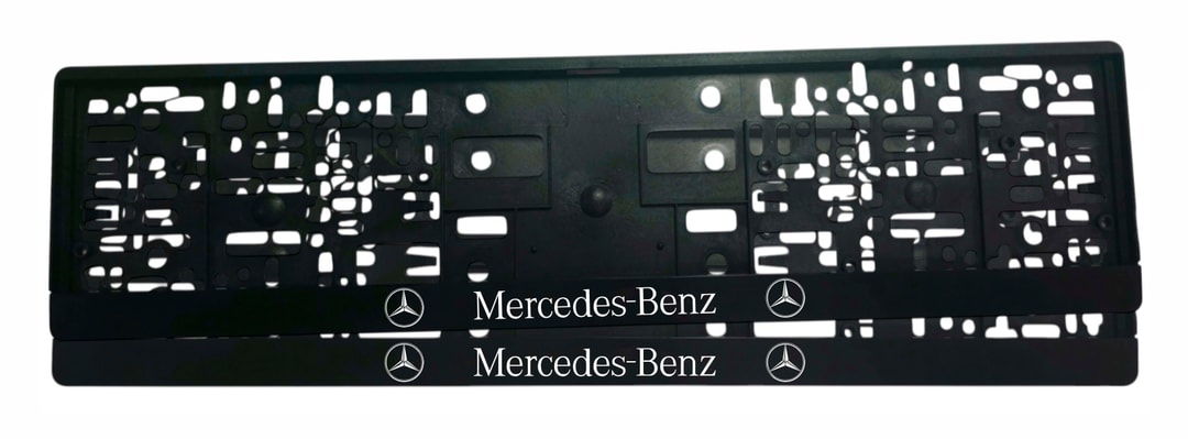 Рамка за регистрационен номер Mercedes-Benz v4 — бял надпис Mercedes-Benz с Mercedes звезда от двете страни, UV печат със защитен лак