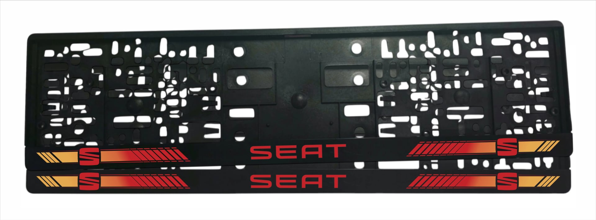 Рамка за регистрационен номер SEAT — червен надпис SEAT и S емблеми върху ретро ивици в жълто, оранжево и червено, UV печат
