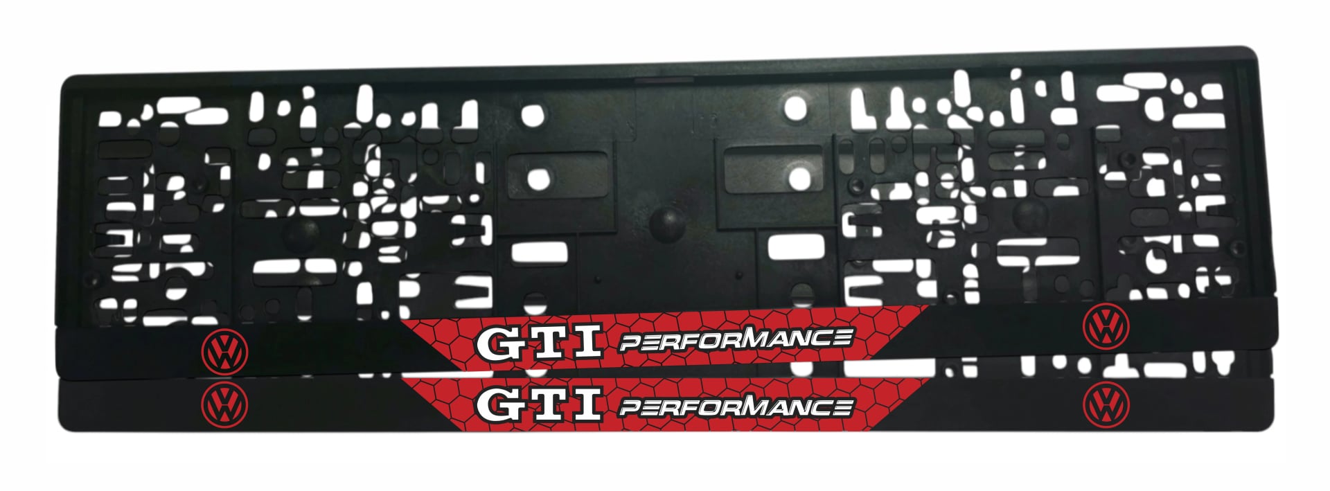 Рамка за регистрационен номер VW GTI Performance v2 — надписи GTI и PERFORMANCE с лаково покритие върху червен мат фон с шестоъгълна шарка, UV печат със защитен лак