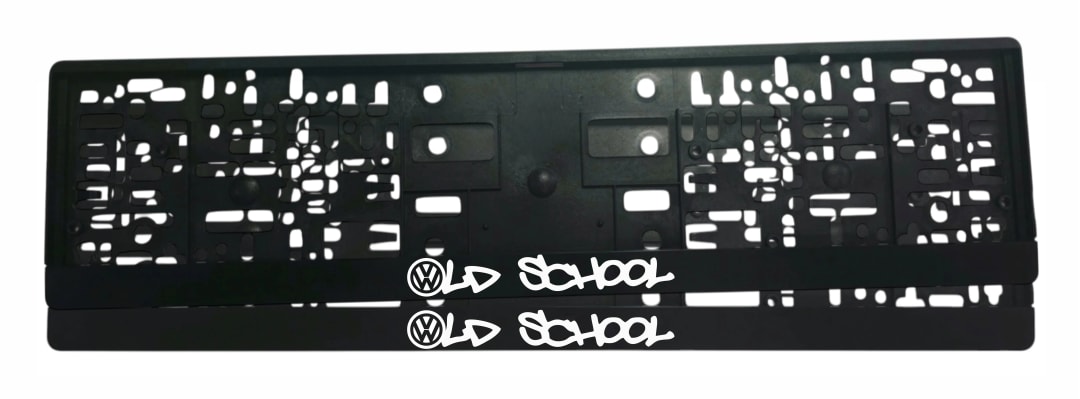 Рамка за регистрационен номер VW Old School с бял графити надпис Old School и логото на Volkswagen върху черна лайсна — UV печат със защитен лак
