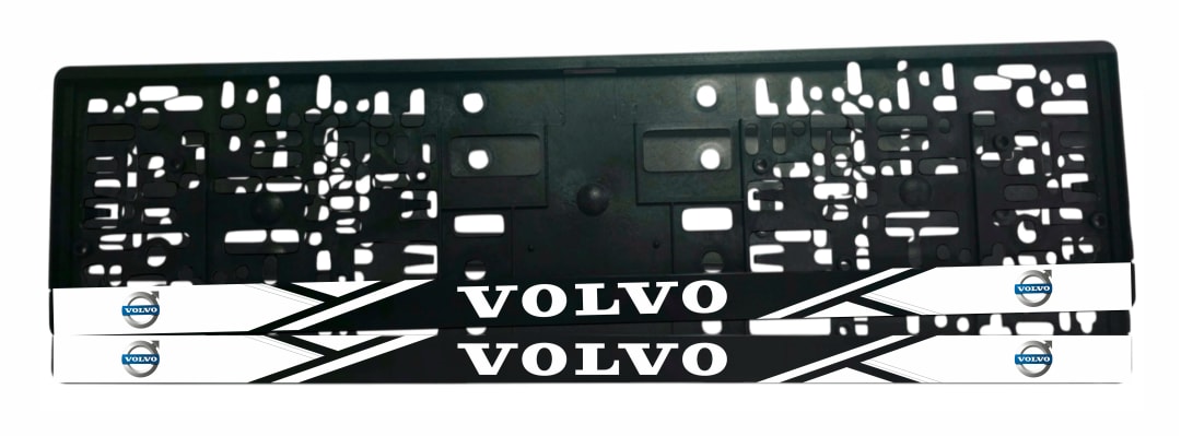 Рамка за регистрационен номер Volvo с бял надпис VOLVO, диагонални бели ленти и емблема на Volvo в бели полета от двете страни — UV печат със защитен лак