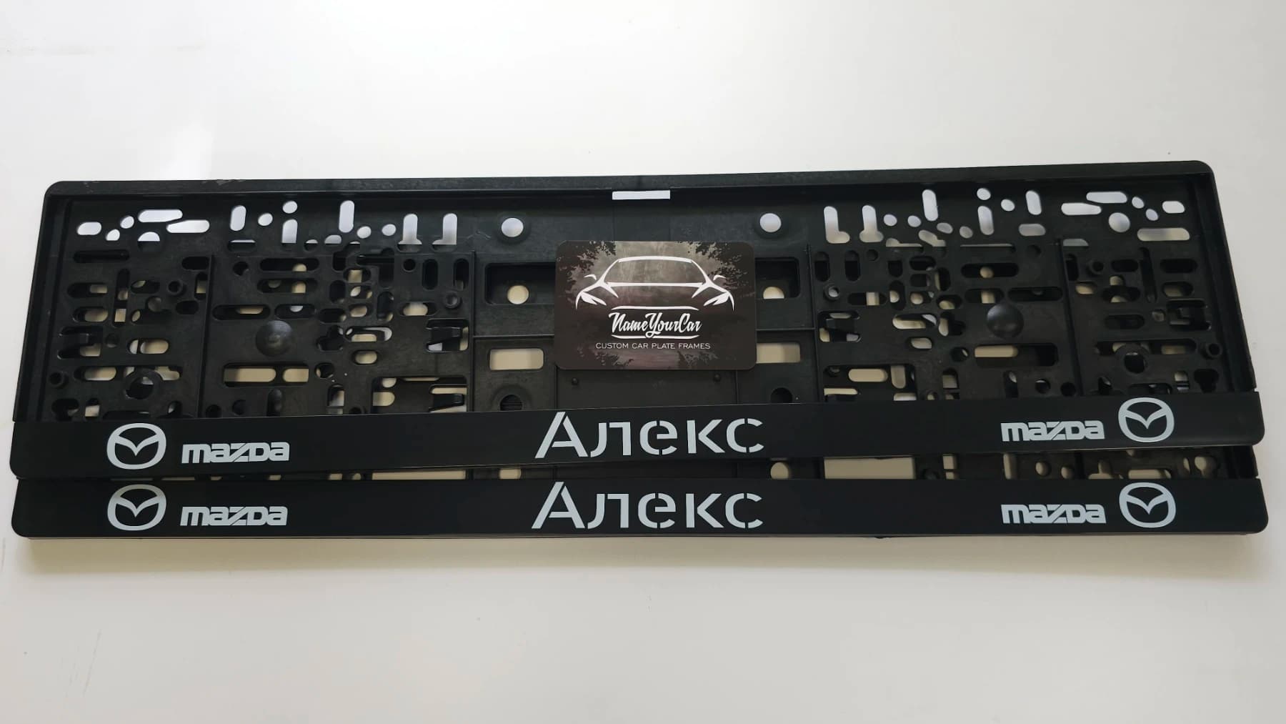 ramă de număr cu nume și emblemă auto — imprimare UV, design personalizat