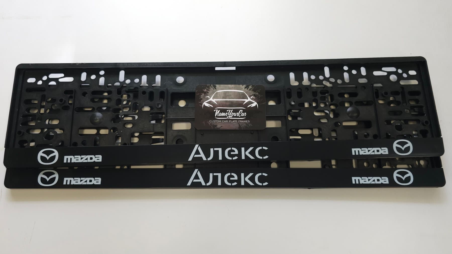 ramă de număr cu nume și emblemă auto — imprimare UV, design personalizat